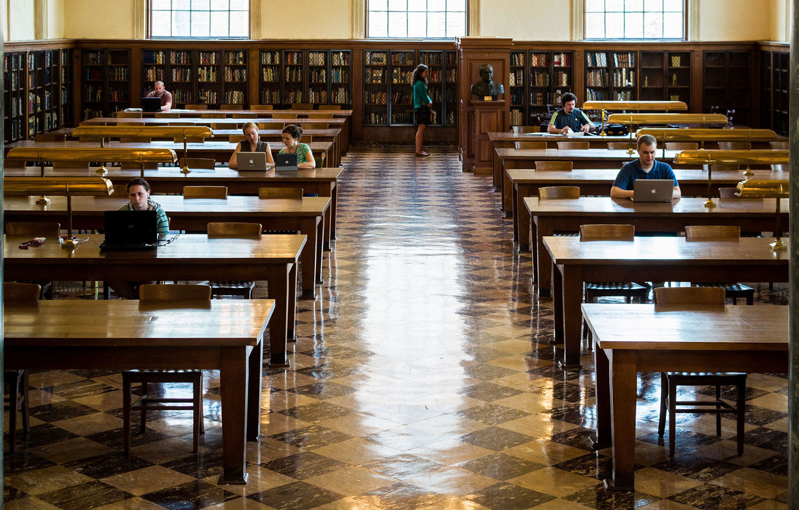 Photo inside the Wilson Library reading room.