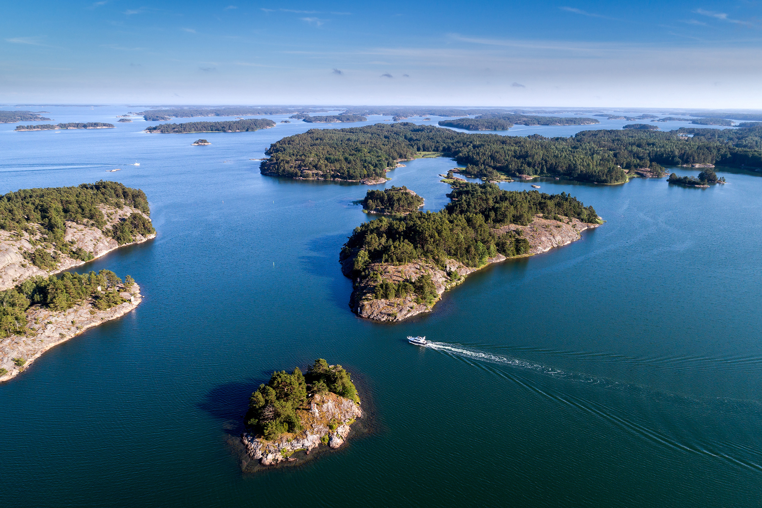Research Across Borders: Thinking With / Like an Archipelago